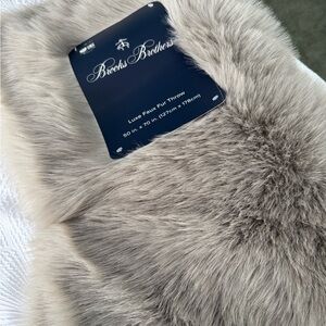 Brooks Brothers Luxe Faux Fur Throw in Soft Grey - NWT